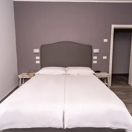 Bonelli 3*